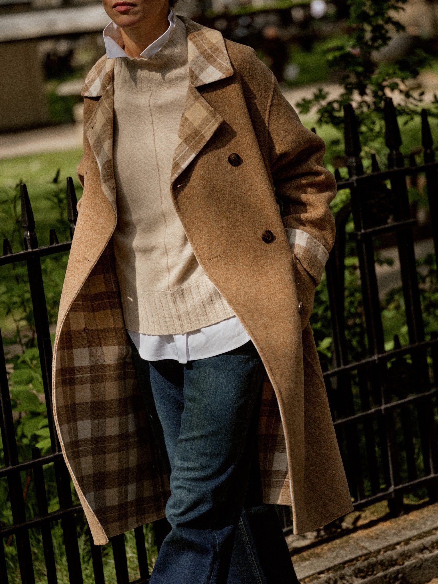Modelshot / Downtown Brown / Detail